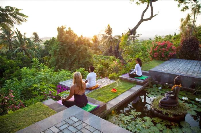Retreat retreats meditation outdoor mary tilson getaway thegoodtrade renew vinyasa